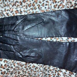Elegant Black Leather Gloves